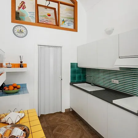 Sorrentina Guest house 3*